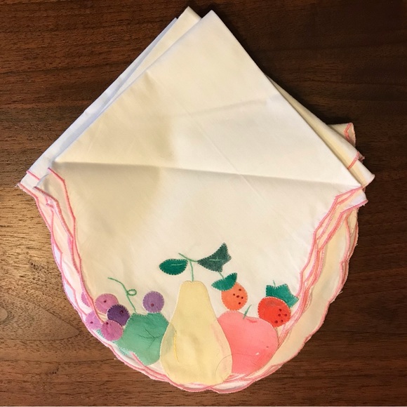 6 Fruit Appliqué Placemats and Napkins - Picture 4 of 5
